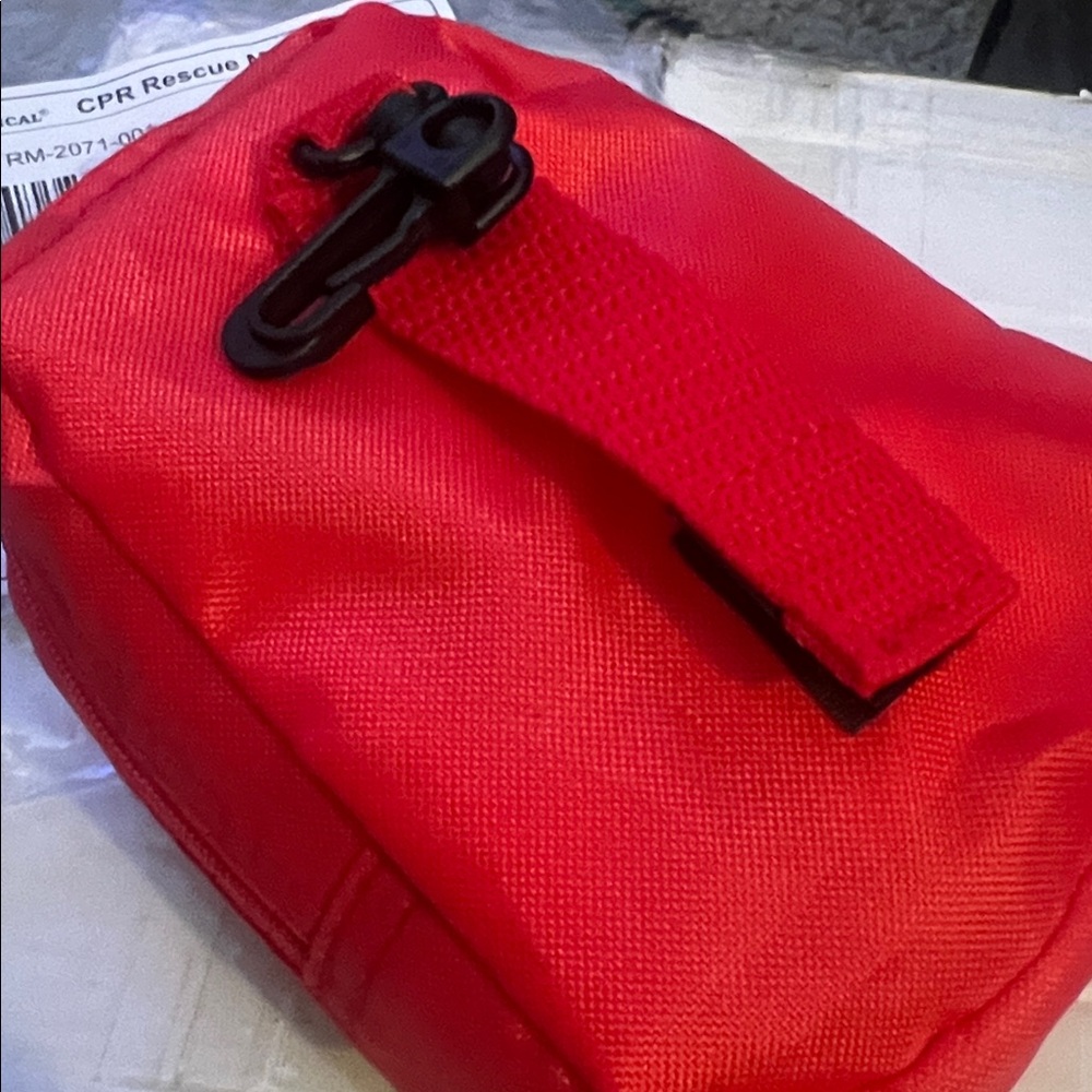 CPR Rescue Mask Kit with Red Carrying Case - Picture 9 of 10